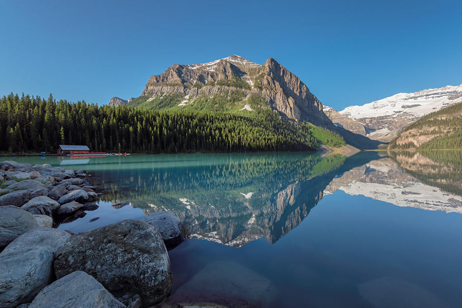 Discover Lake Louise by train with Amtrak Vacations Lake Louise