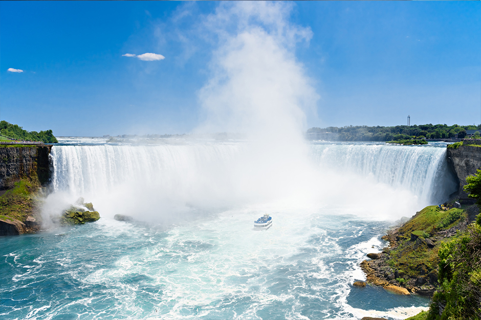Enjoy a roundtrip rail vacation to Niagara Falls with Amtrak Vacations. Mist over Niagara Falls