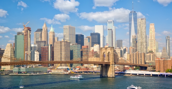 brooklyn bridge and new york city skyline