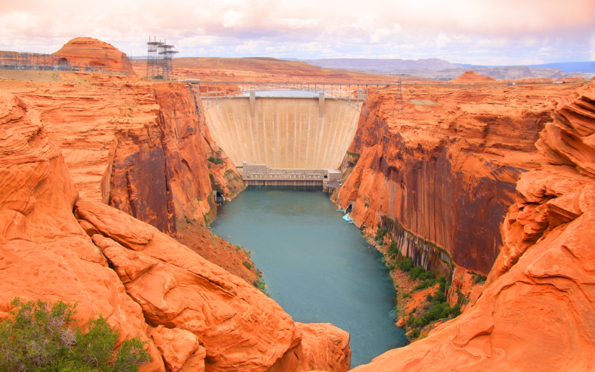 Glen-Canyon-Dam_Lake-Powell