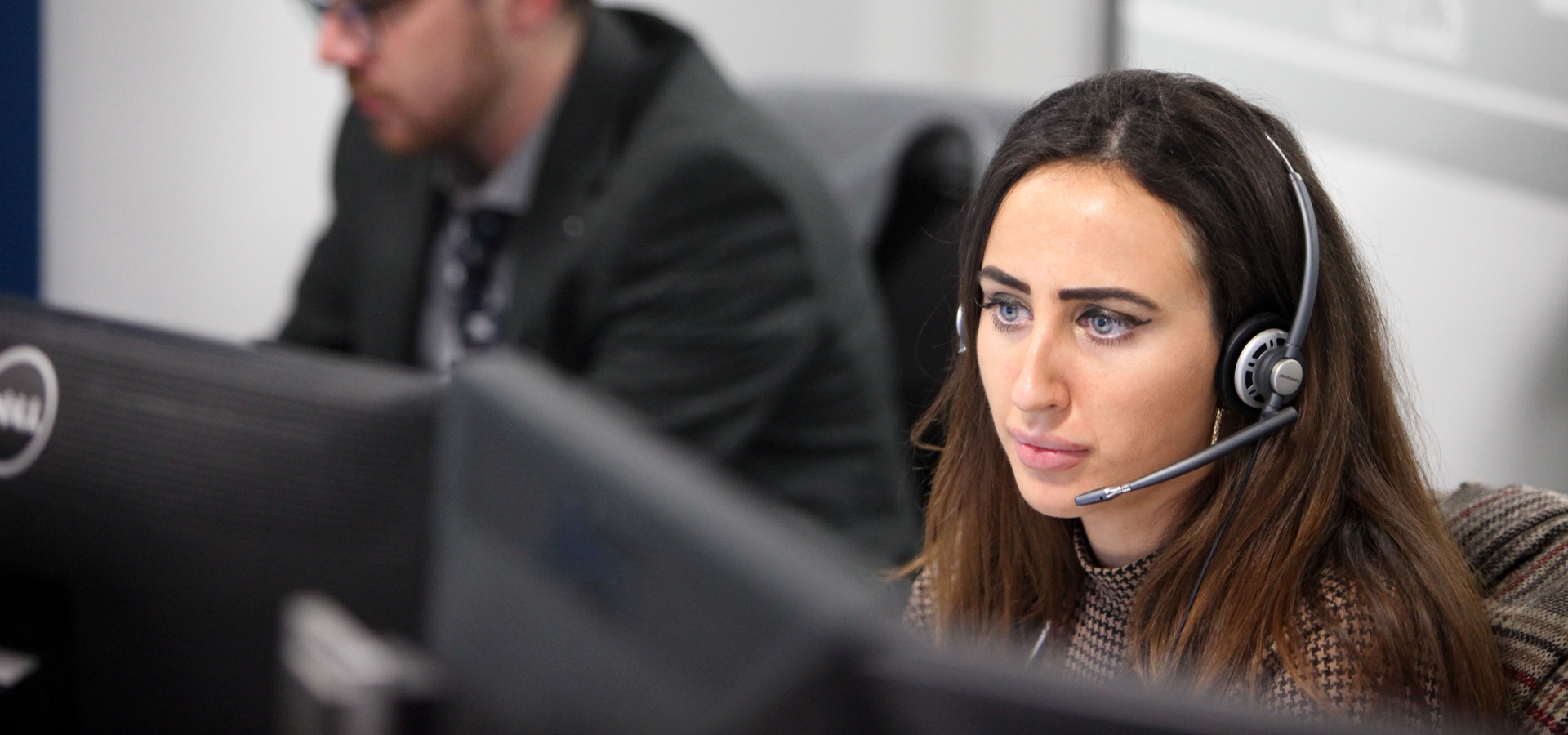 employee in call center